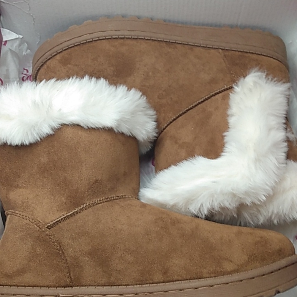Fluffy/soft boots